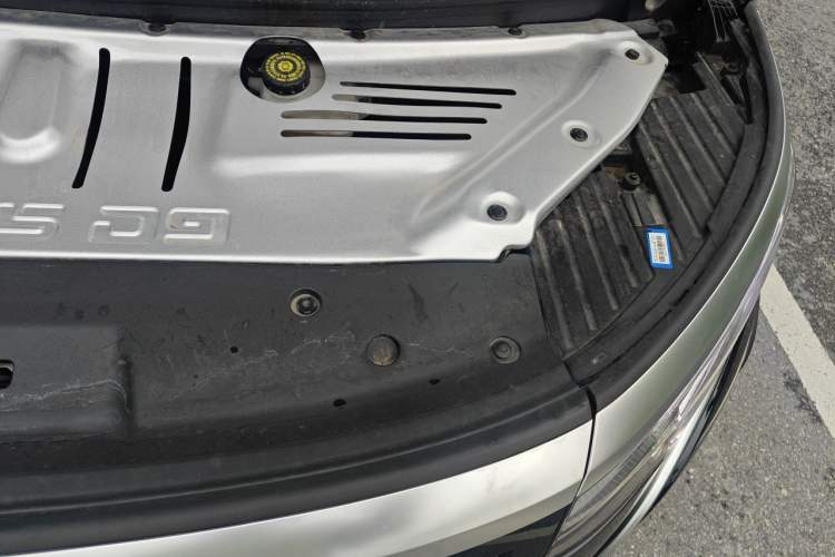 Used Denza D9 2024 EV 620 Premium Model Engine Bay Left