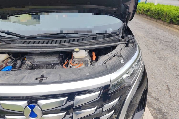 Used Denza D9 2024 DM-i 1050 Luxury Model Engine Bay Left