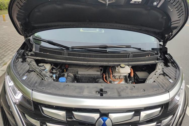 Used Denza D9 2024 DM-i 980 Four-Wheel Drive Prestige Model Engine Bay