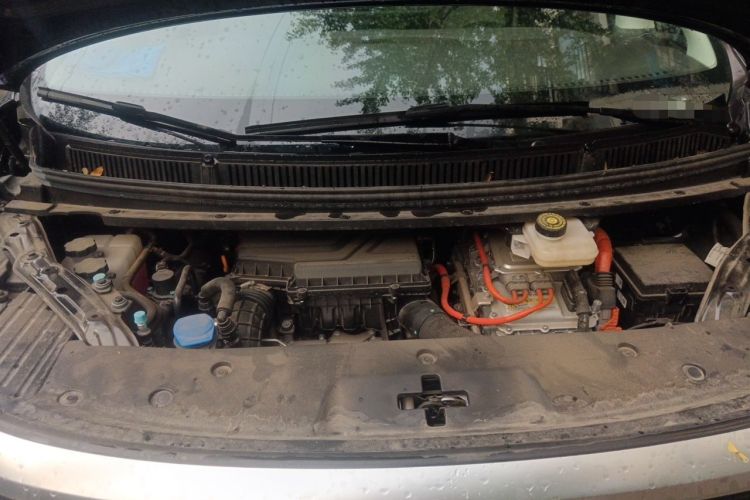 Used Denza D9 2024 DM-i 980 Four-Wheel Drive Prestige Model Engine Bay