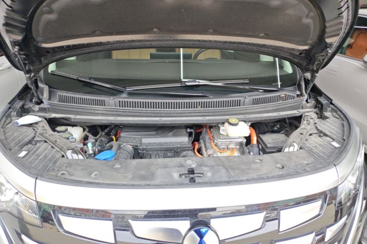 Used Denza D9 2024 DM-i 1050 Luxury Model Engine Bay