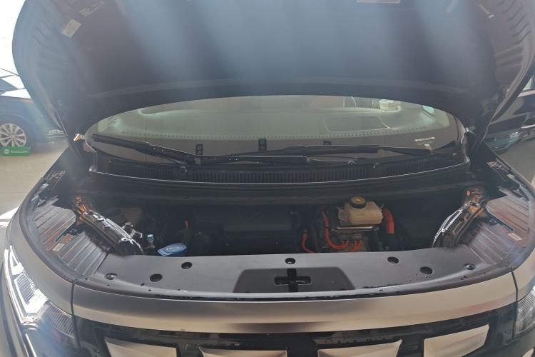 Used Denza D9 2024 DM-i 980 Four-Wheel Drive Prestige Model Engine Bay
