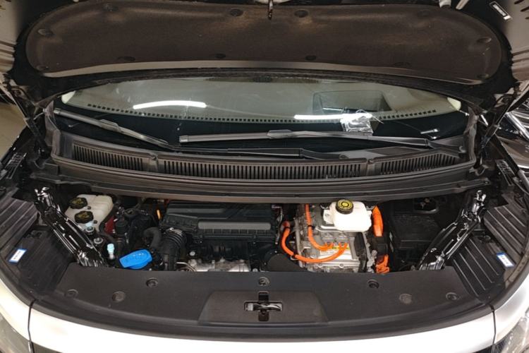 Used Denza D9 2024 DM-i 980 Four-Wheel Drive Prestige Model Engine Bay