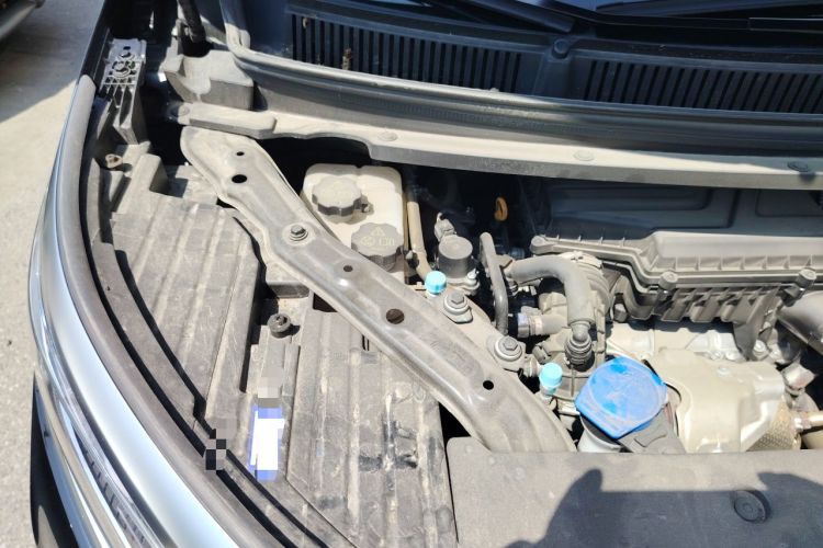 Used Denza D9 2024 DM-i 1050 Luxury Model Engine Bay Right