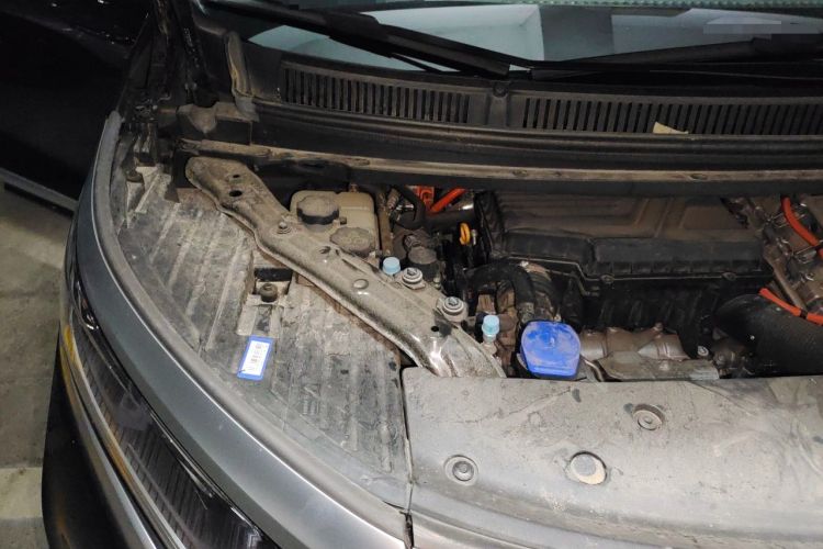 Used Denza D9 2024 DM-i 1050 Luxury Model Engine Bay Right