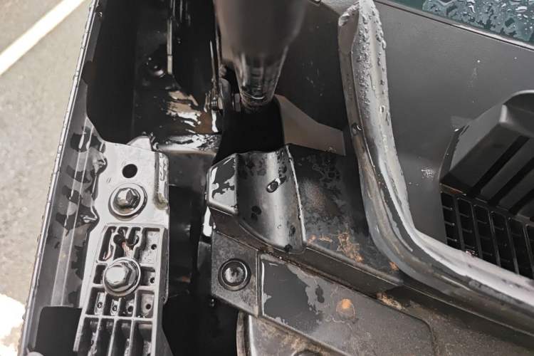 Used Denza D9 2024 DM-i 980 Four-Wheel Drive Prestige Model Engine Bay Right
