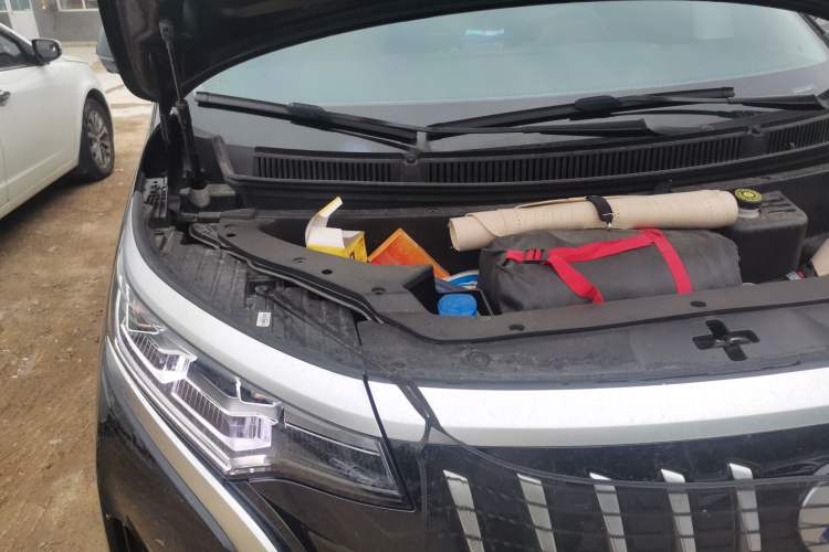 Used Denza D9 2024 EV 620 Premium Model Engine Bay Right