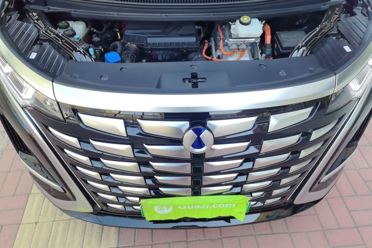 Used Denza D9 2024 DM-i 1050 Luxury Model Engine Bay