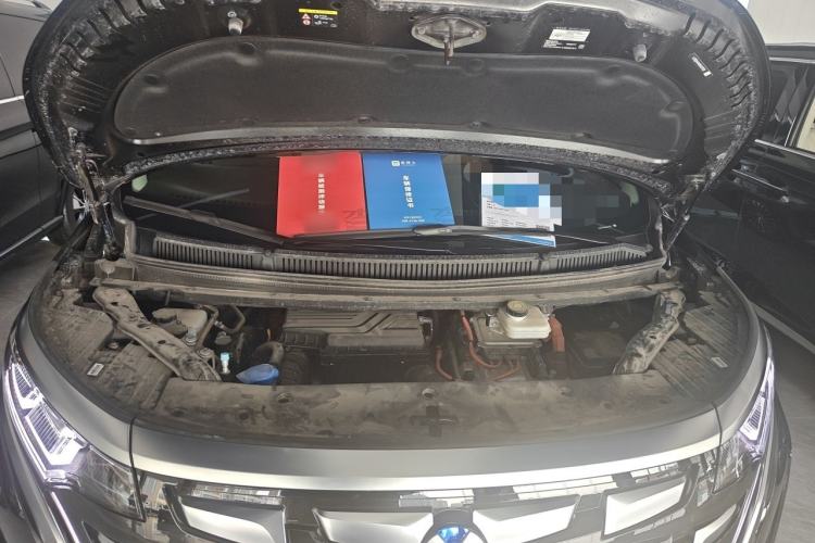 Used Denza D9 2024 DM-i 980 Four-Wheel Drive Prestige Model Engine Bay