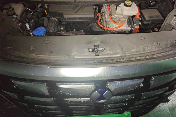 Used Denza D9 2024 DM-i 980 Four-Wheel Drive Prestige Model Engine Bay