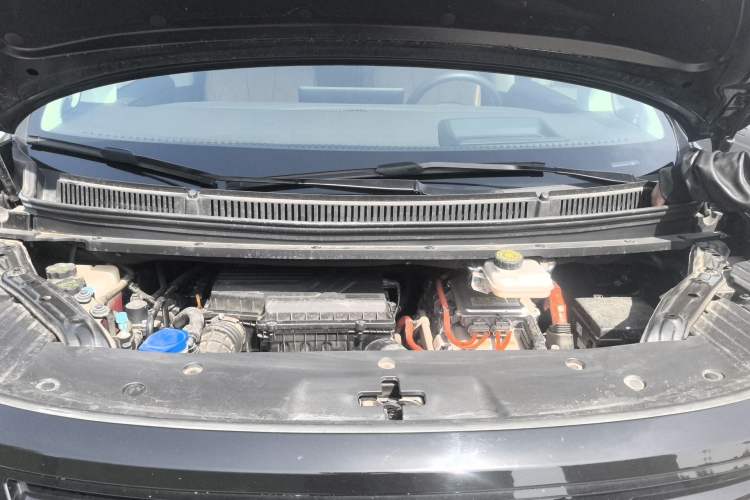 Used Denza D9 2024 DM-i 980 Four-Wheel Drive Flagship Model Engine Bay