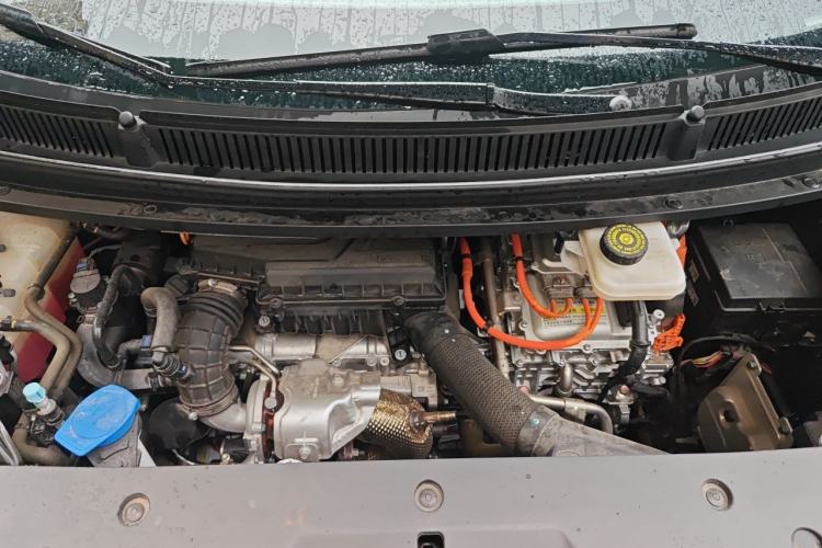 Used Denza D9 2024 DM-i 980 Four-Wheel Drive Prestige Model Engine Bay