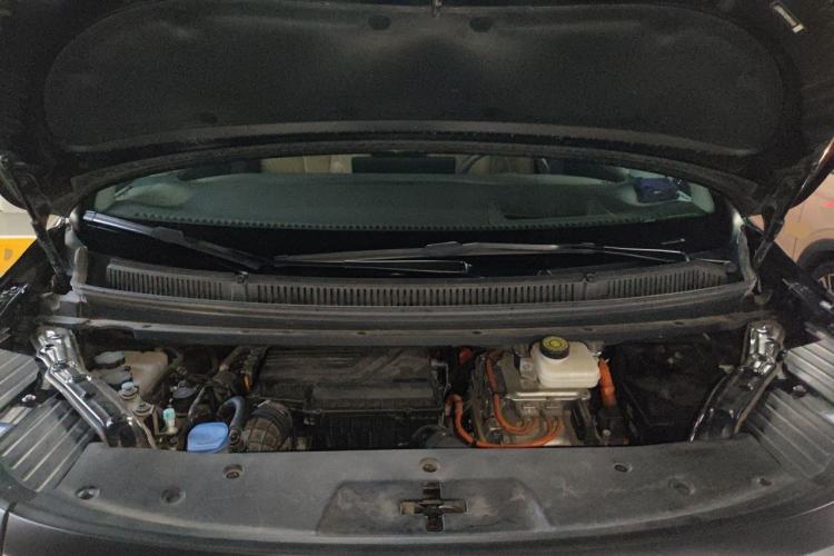 Used Denza D9 2024 DM-i 980 Four-Wheel Drive Prestige Model Engine Bay