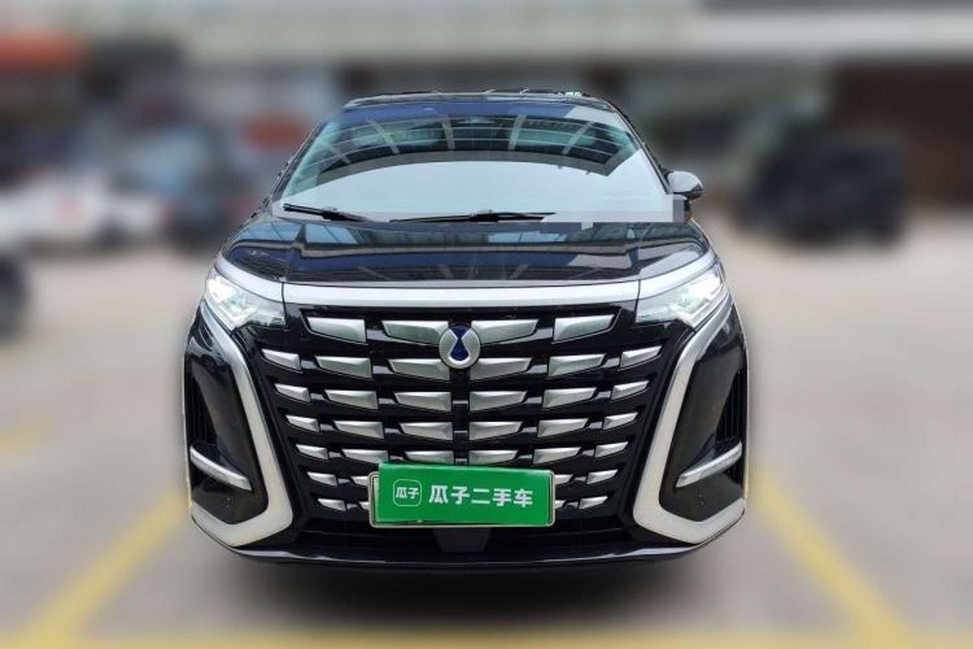 Used Denza D9 2024 DM-i 1050 Luxury Model Exterior 1