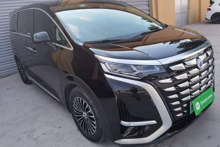 Used Denza D9 2024 DM-i 980 Four-Wheel Drive Prestige Model Exterior 1