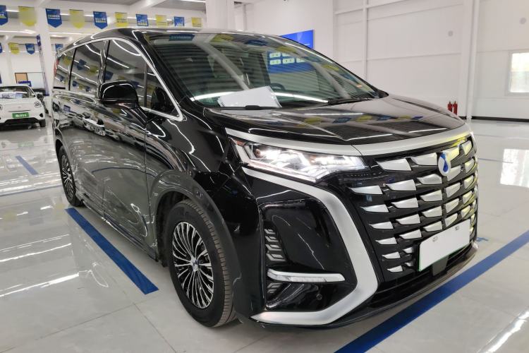 Used Denza D9 2024 DM-i 1050 Luxury Model Exterior 1