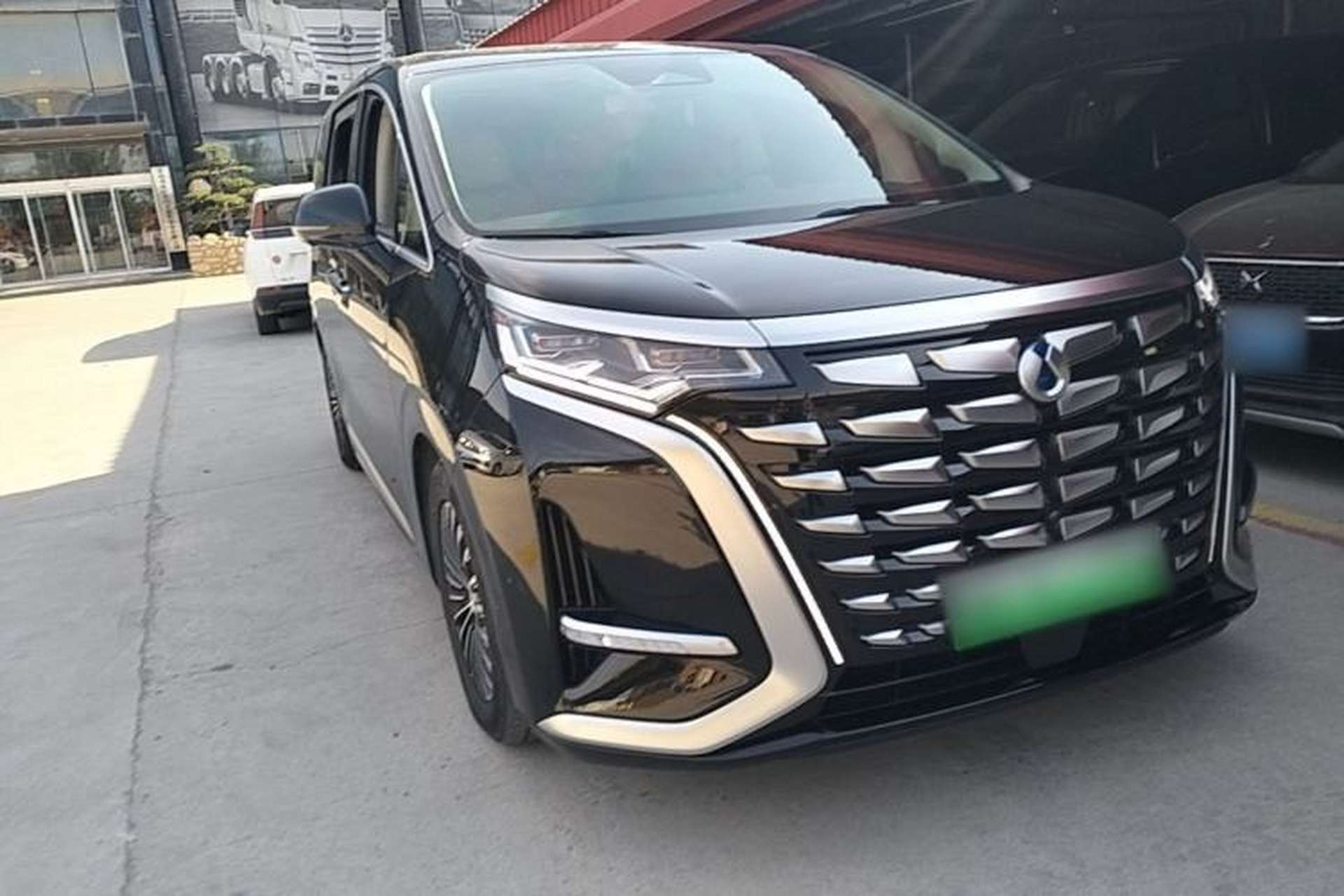 Used Denza D9 2024 DM-i 980 Four-Wheel Drive Flagship Model Exterior 1