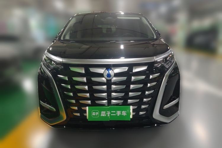 Used Denza D9 2024 DM-i 1050 Luxury Model Exterior 1