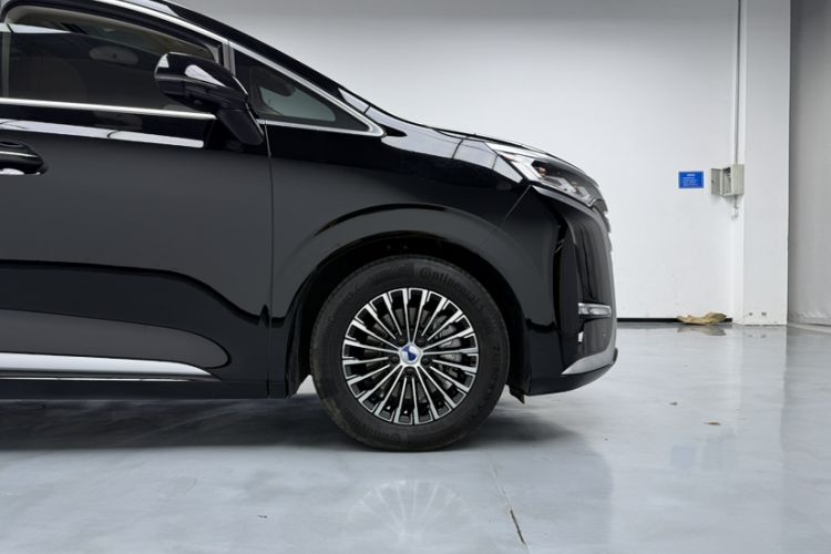 Used Denza D9 2024 DM-i 980 Four-Wheel Drive Prestige Model Exterior 10