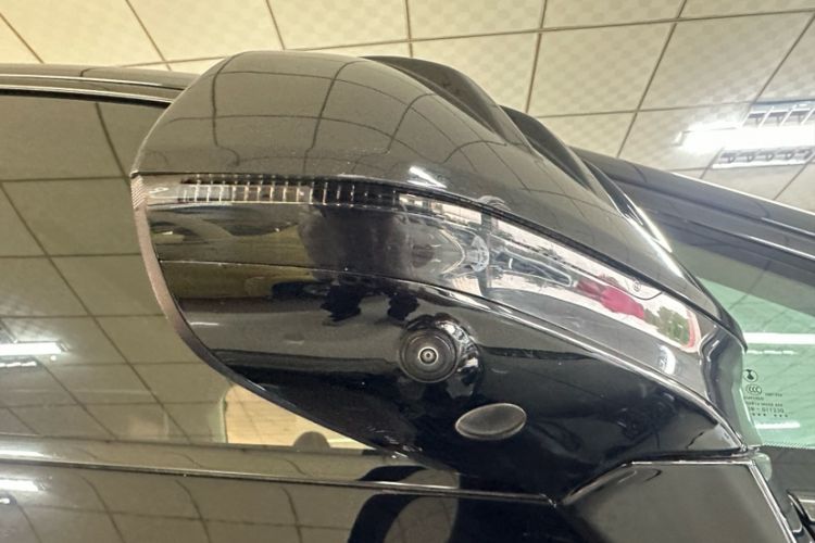 Used Denza D9 2024 DM-i 1050 Luxury Model Exterior 11