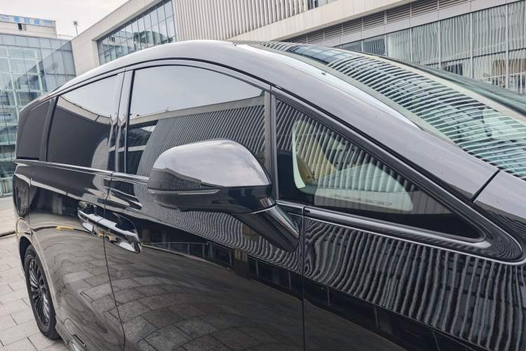 Used Denza D9 2024 DM-i 980 Four-Wheel Drive Prestige Model Exterior 11