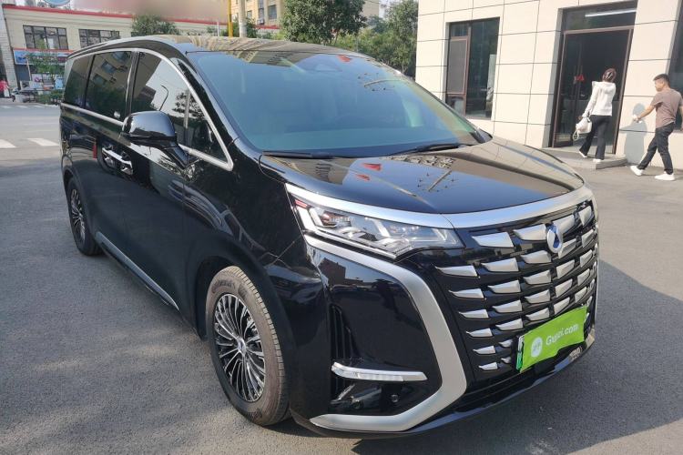 Used Denza D9 2024 DM-i 1050 Luxury Model Exterior 2