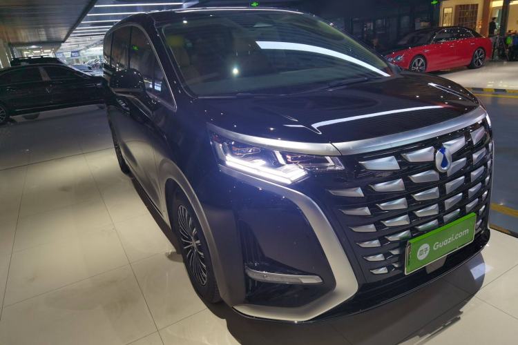Used Denza D9 2024 DM-i 970 Luxury Model Exterior 2