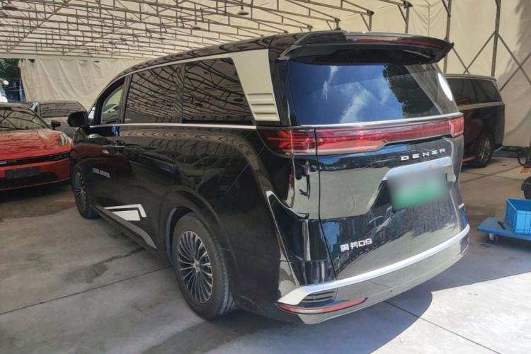Used Denza D9 2024 DM-i 1050 Luxury Model Exterior 2
