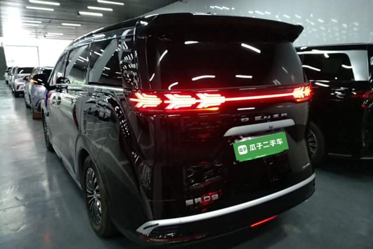 Used Denza D9 2024 DM-i 980 Four-Wheel Drive Flagship Model Exterior 2