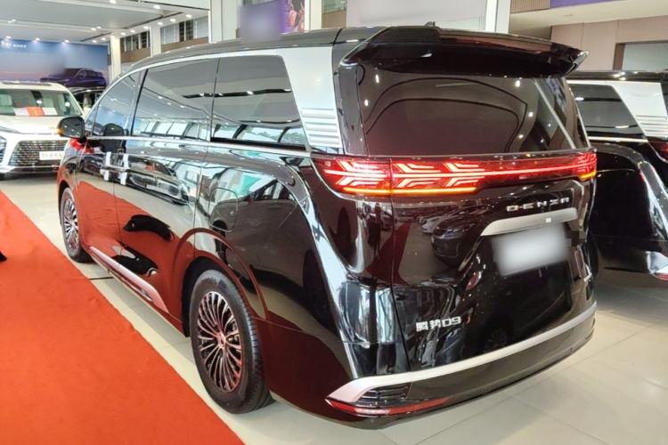 Used Denza D9 2024 DM-i 1050 Luxury Model Exterior 2