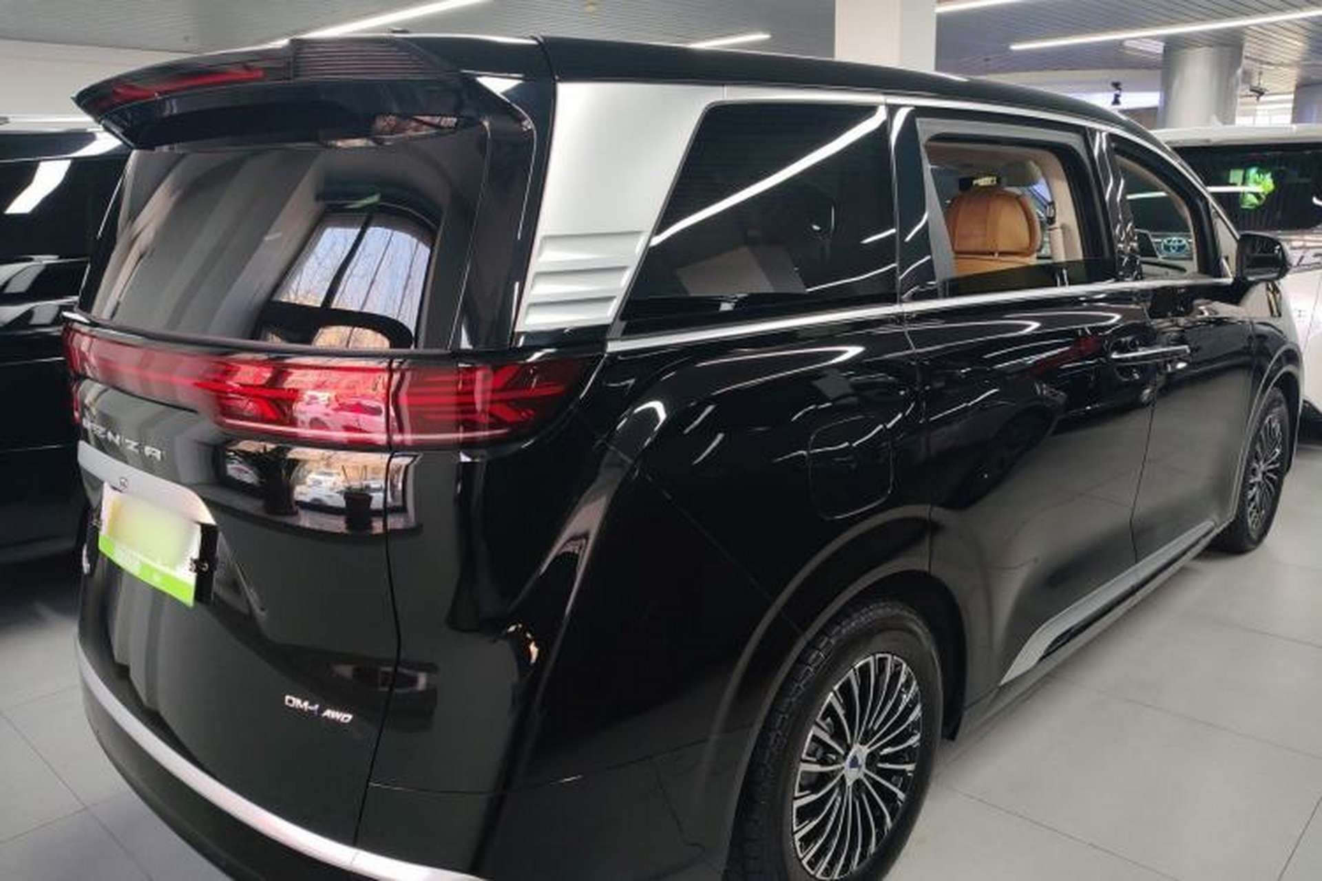 Used Denza D9 2024 DM-i 980 Four-Wheel Drive Prestige Model Exterior 3