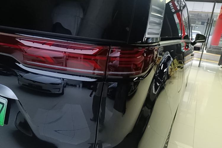 Used Denza D9 2024 DM-i 980 Four-Wheel Drive Prestige Model Exterior 3
