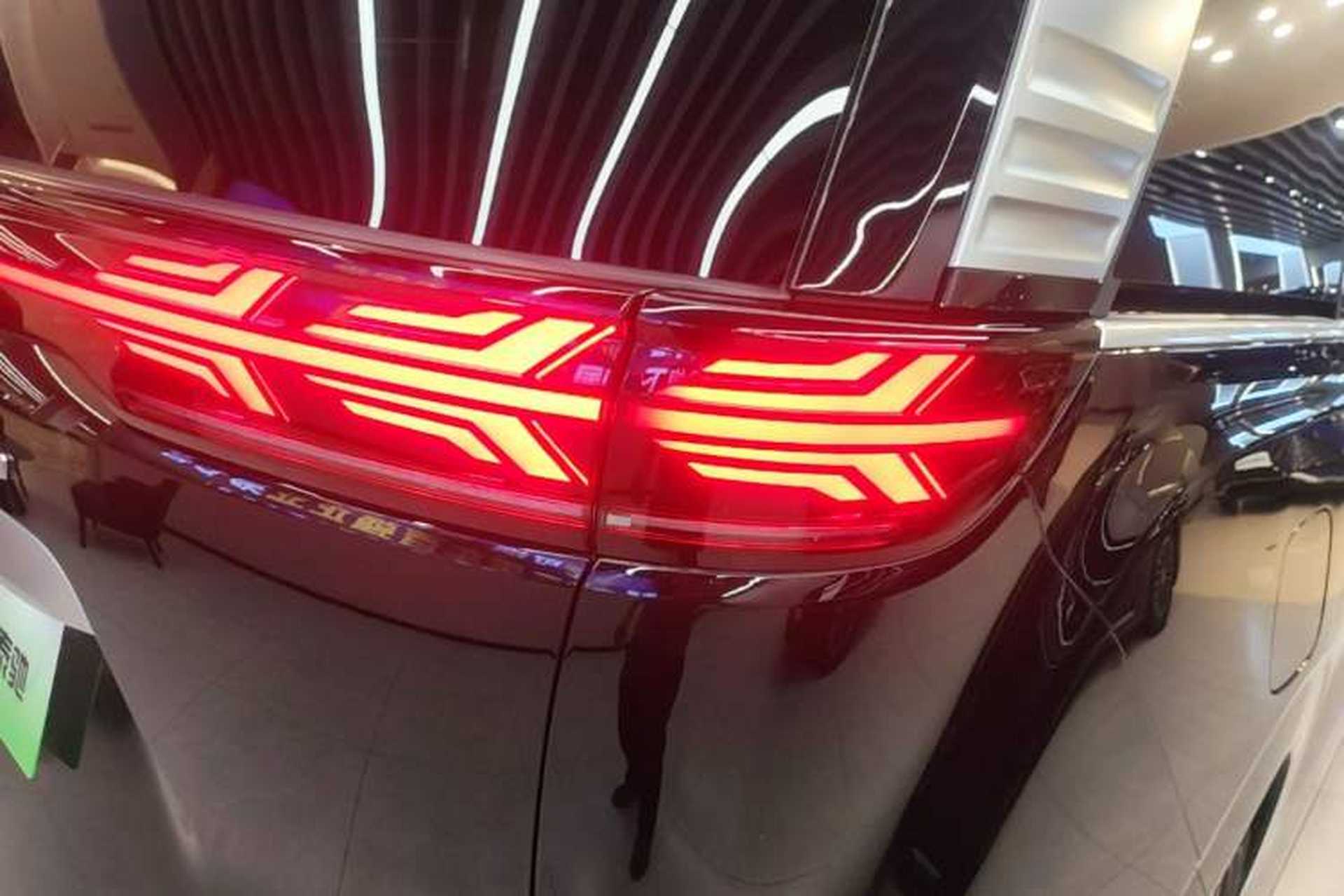 Used Denza D9 2024 DM-i 980 Four-Wheel Drive Prestige Model Exterior 3