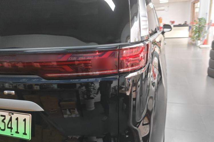 Used Denza D9 2024 DM-i 980 Four-Wheel Drive Prestige Model Exterior 3