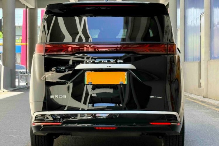 Used Denza D9 2024 DM-i 980 Four-Wheel Drive Prestige Model Exterior 3