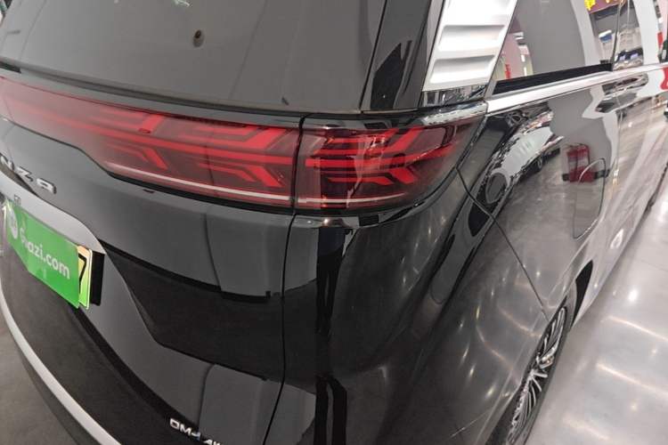 Used Denza D9 2024 DM-i 980 Four-Wheel Drive Prestige Model Exterior 3