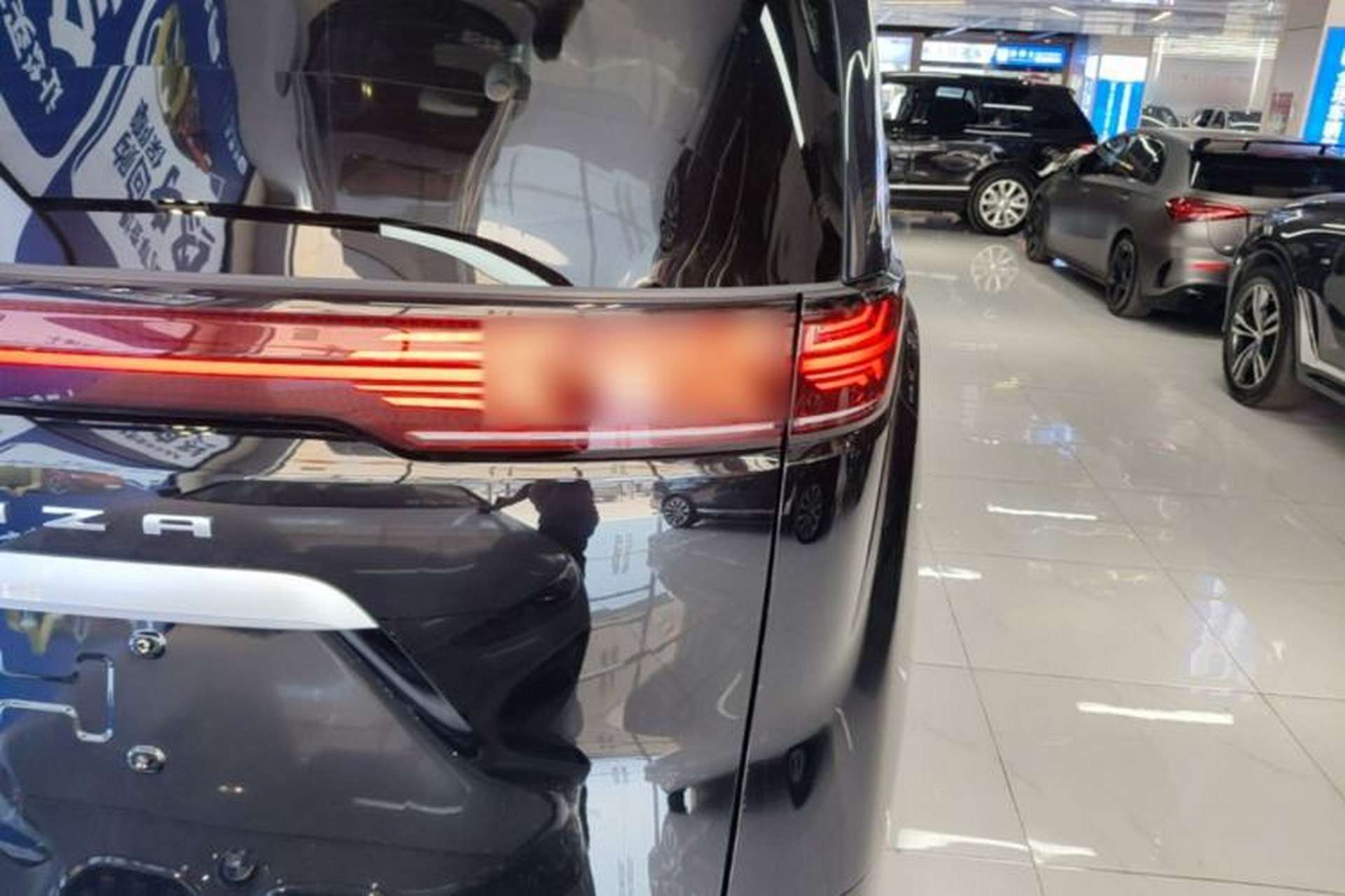 Used Denza D9 2024 DM-i 980 Four-Wheel Drive Flagship Model Exterior 3