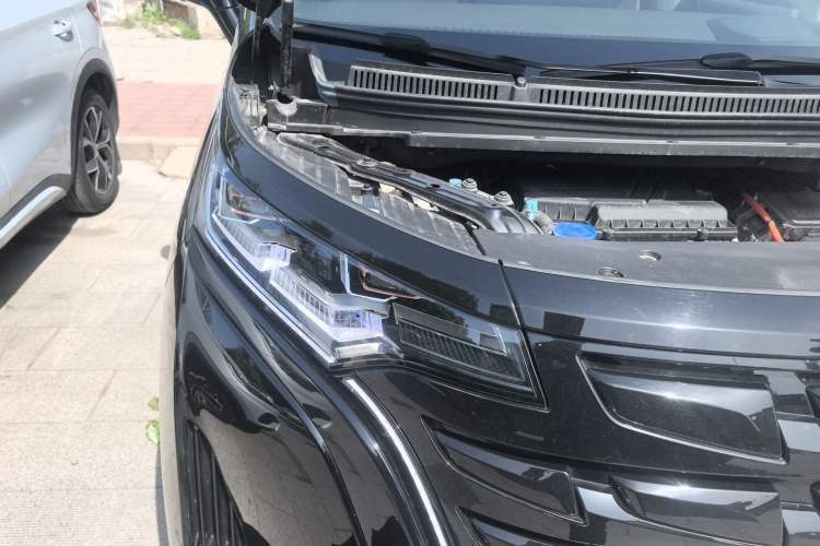 Used Denza D9 2024 DM-i 980 Four-Wheel Drive Flagship Model Exterior 3
