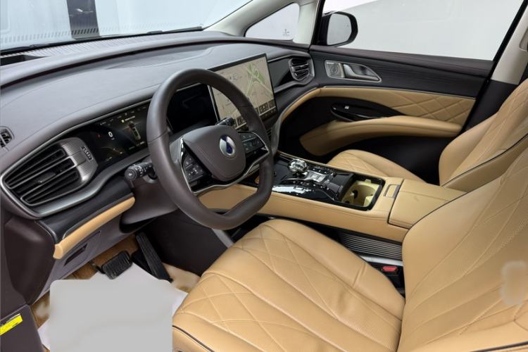 Used Denza D9 2024 DM-i 980 Four-Wheel Drive Prestige Model Exterior 4