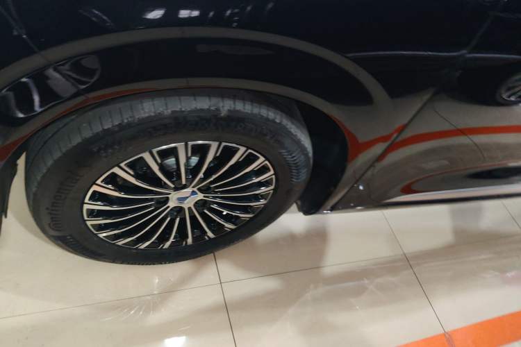 Used Denza D9 2024 DM-i 980 Four-Wheel Drive Prestige Model Exterior 4