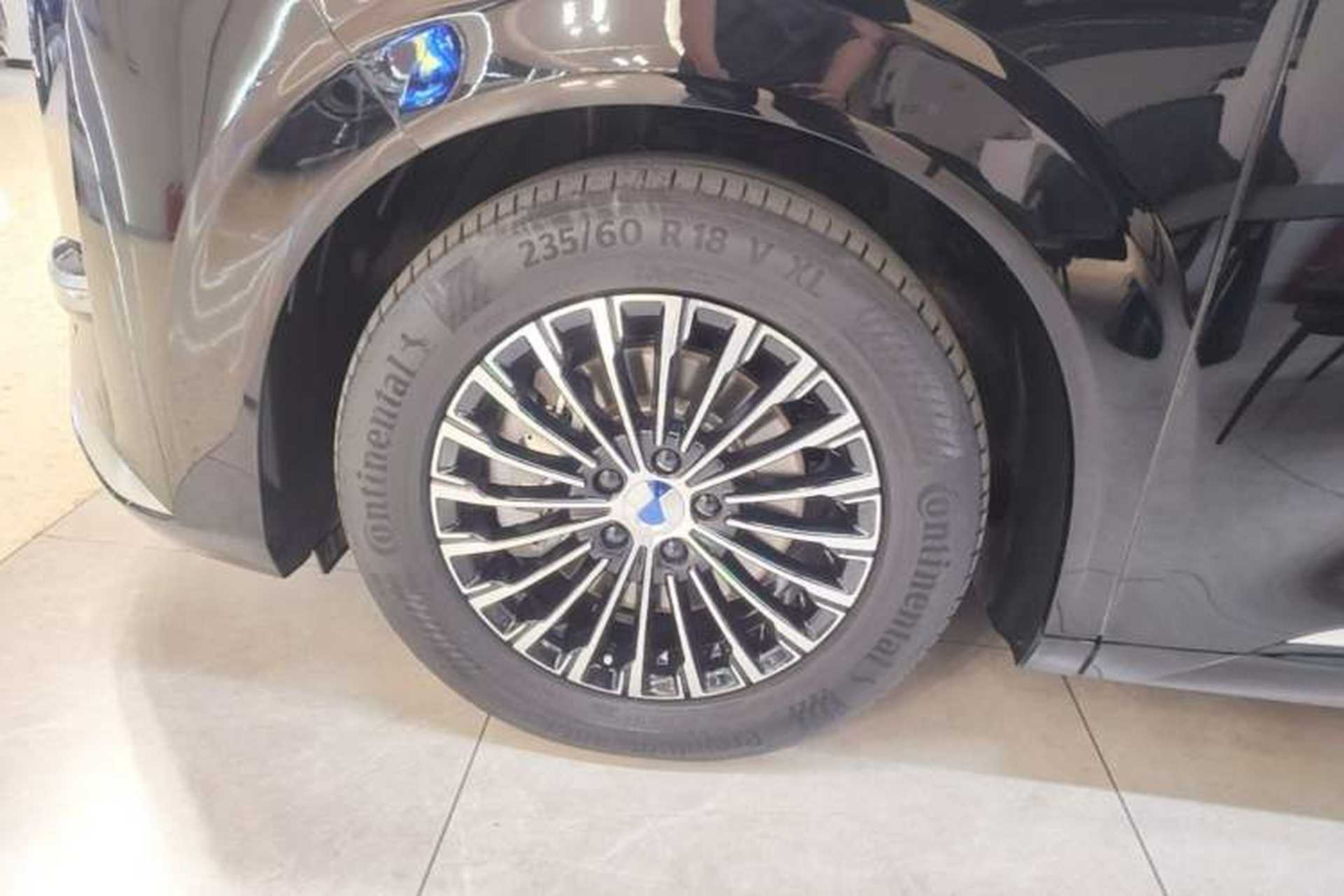 Used Denza D9 2024 DM-i 980 Four-Wheel Drive Prestige Model Exterior 4