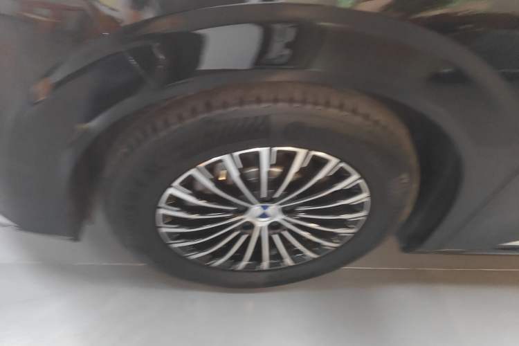 Used Denza D9 2024 DM-i 980 Four-Wheel Drive Prestige Model Exterior 4