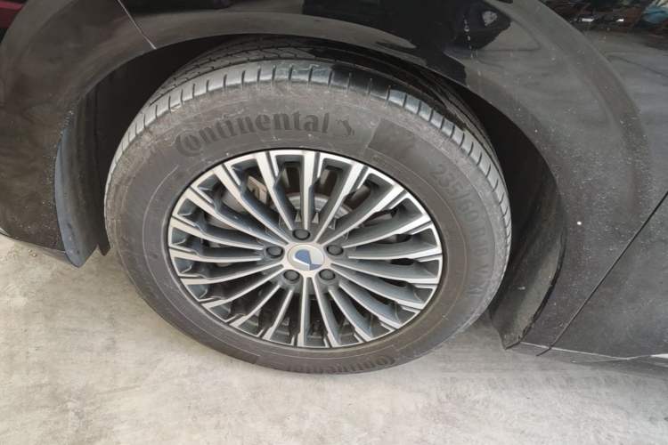 Used Denza D9 2024 DM-i 1050 Luxury Model Exterior 4