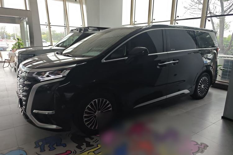 Used Denza D9 2024 DM-i 970 Luxury Model Exterior 4