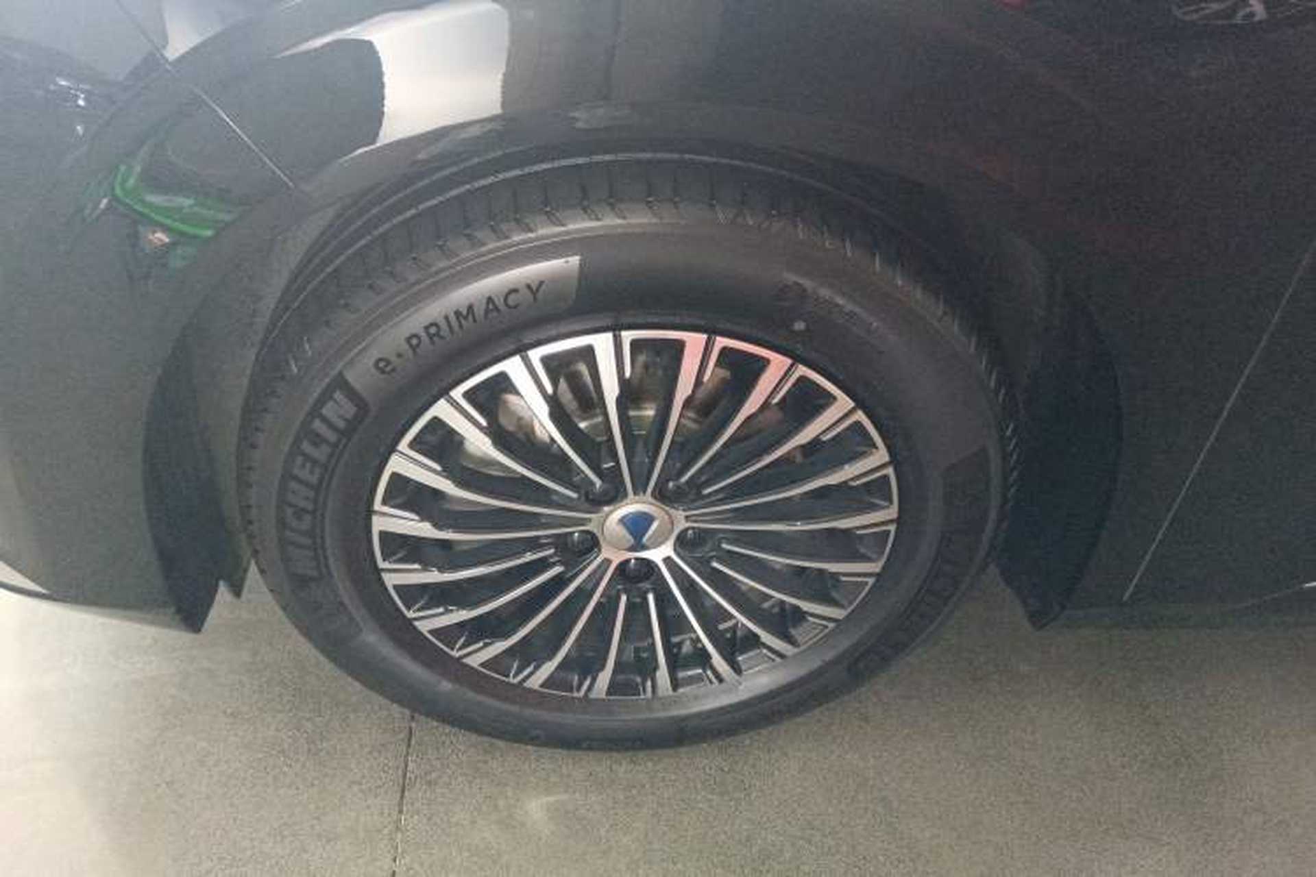 Used Denza D9 2024 DM-i 980 Four-Wheel Drive Prestige Model Exterior 4