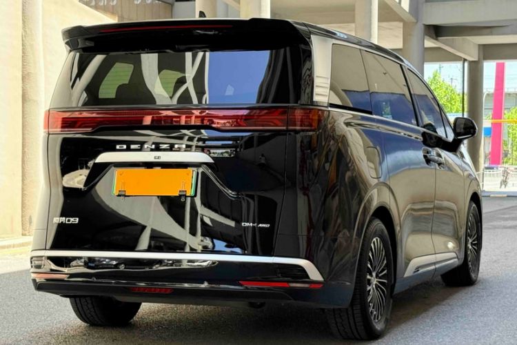 Used Denza D9 2024 DM-i 980 Four-Wheel Drive Prestige Model Exterior 4