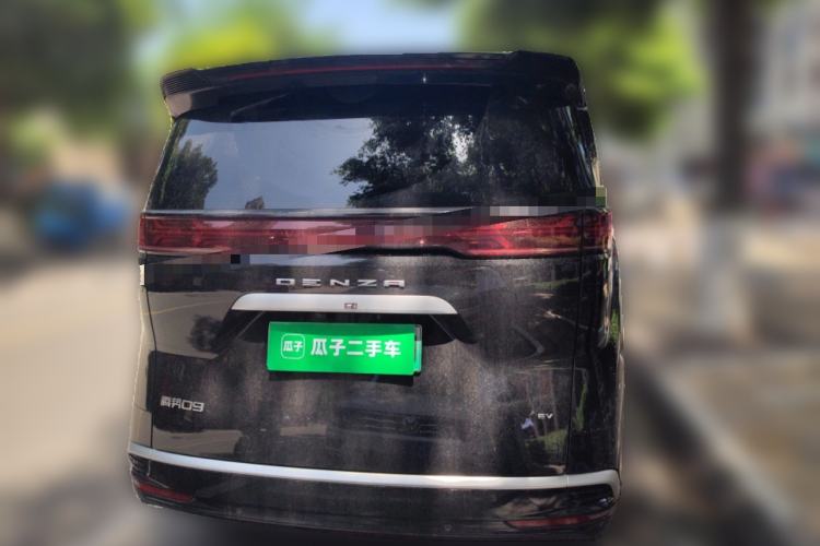 Used Denza D9 2024 EV 620 Premium Model Exterior 4