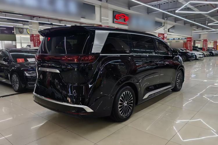 Used Denza D9 2024 DM-i 1050 Luxury Model Exterior 4