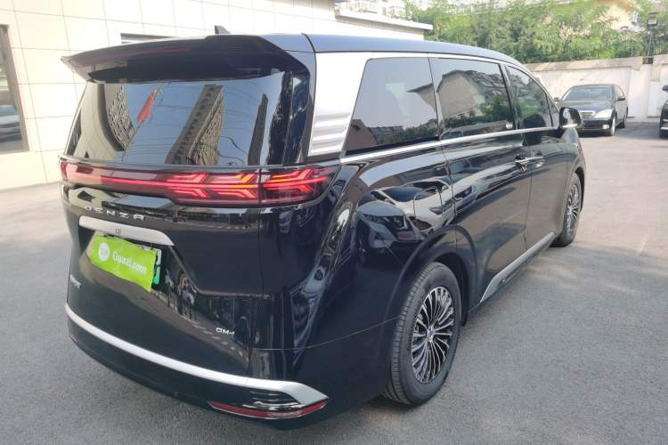 Used Denza D9 2024 DM-i 1050 Luxury Model Exterior 5