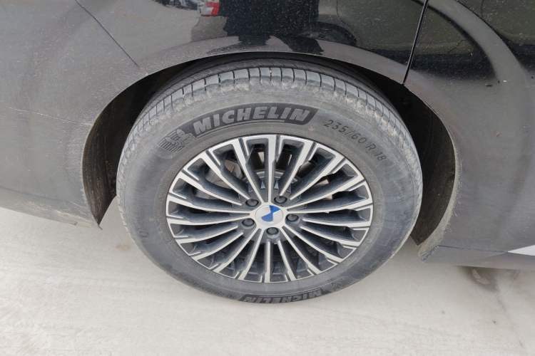 Used Denza D9 2024 DM-i 970 Luxury Model Exterior 5